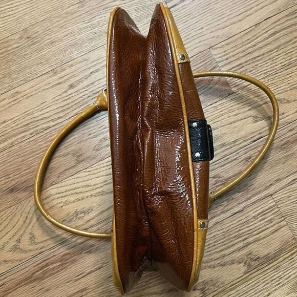 ORLA KIELY PATENT LEATHER BAG - Picture 3 of 10